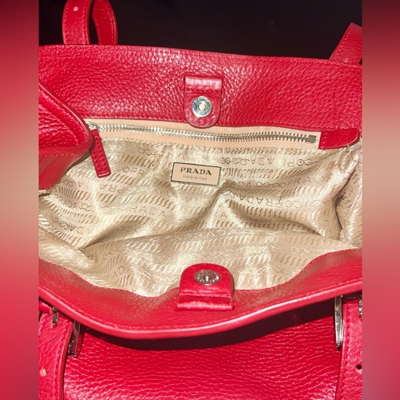 💫💫💯BEAUTIFUL VINTAGE 🛍️🛍️PRADA 🛍️🛍️Camel Vitello Diane Leather Bag💫💫💫 - Picture 9 of 16